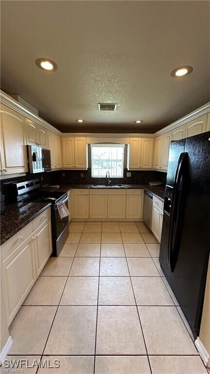 Building Photo - 1540 Crestwood Cir N