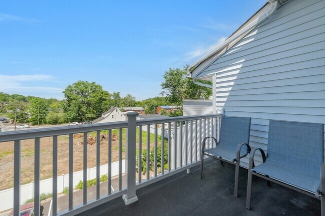 Building Photo - 228 Johnson