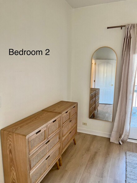 Building Photo - 2212 W Huron St