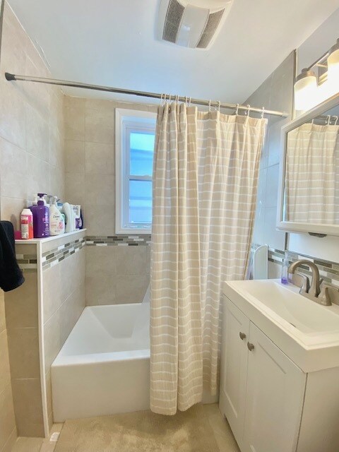 Building Photo - 2 Parker Hill Ter