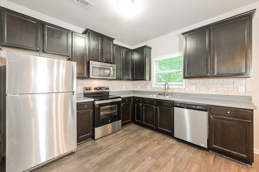 Building Photo - 1337 Avington Glen Way