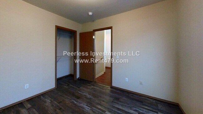 Building Photo - 1043-B Vale St
