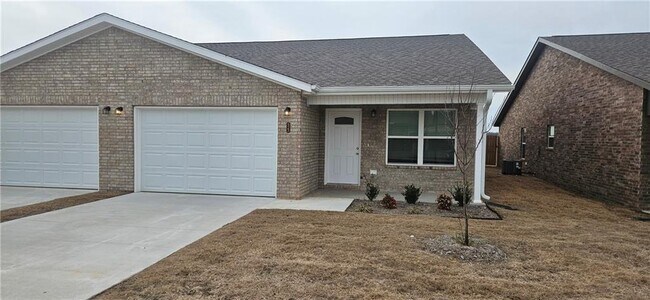 Building Photo - 523 NW 68th Ave