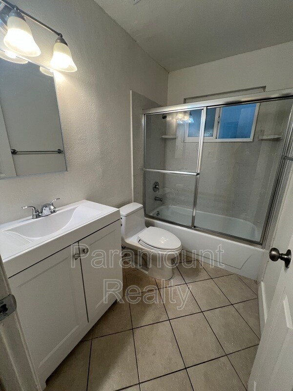 Building Photo - 1321 Fillmore St