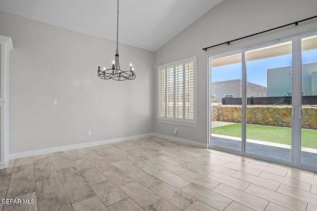 Building Photo - 12344 Desert Hawk Ave
