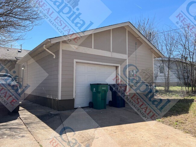 Building Photo - Charming 3 Bedroom W/ All Bills Paid!