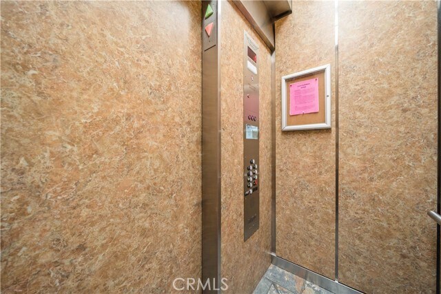 Building Photo - 10982 Roebling Ave