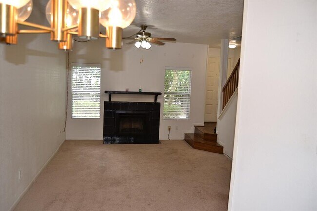 Building Photo - 2021 Spenwick Dr