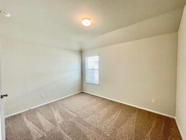 Building Photo - 111 Living Reef Dr