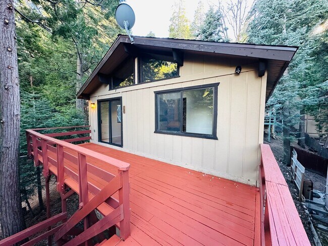 Primary Photo - Amazing Recently Renovated Chalet.