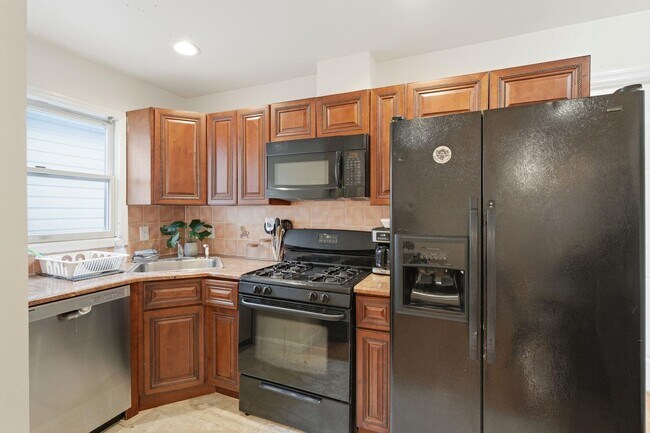 Building Photo - 499 Ocean Ave