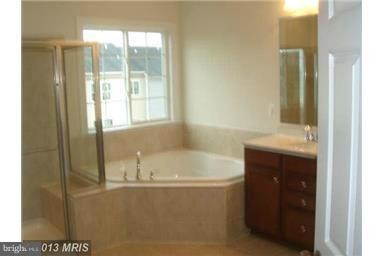 Building Photo - 1709 Taymount Terrace NE
