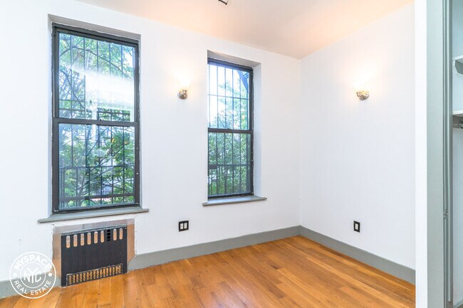 Building Photo - 231 Jefferson St