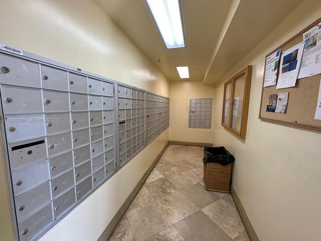 Building Photo - 3500 Coral Wy