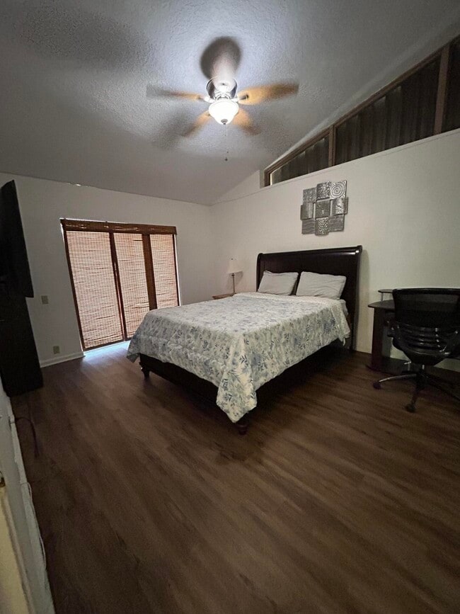 Building Photo - 1593 Hawthorne Pl