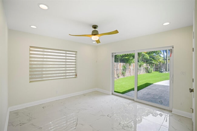 Building Photo - 2116 SE 18th St