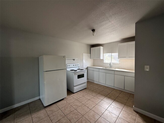 Building Photo - 7314 Navigation Blvd