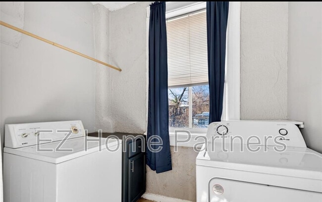 Building Photo - 3005 S Compton Ave