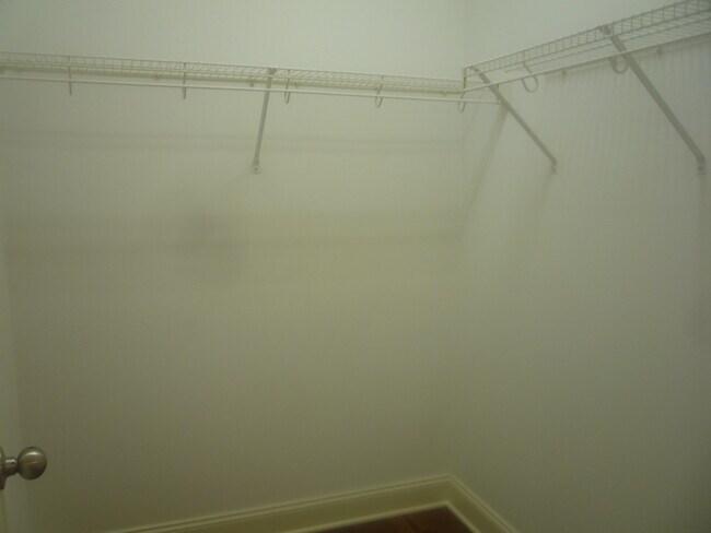 Building Photo - 121 Lagoon Dr