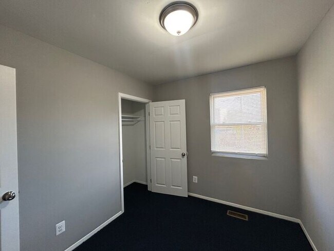 Building Photo - 3 Bedroom Semidetached