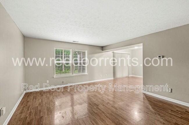 Building Photo - 10857 Cedar Pine Dr