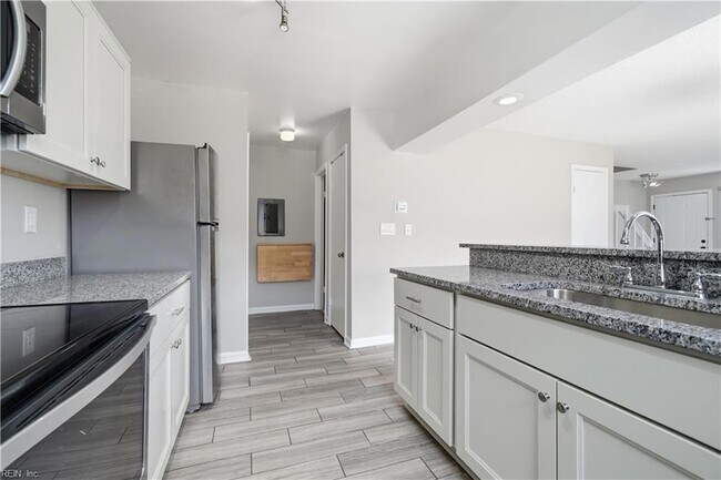 Building Photo - 317 Ferdinand Cir
