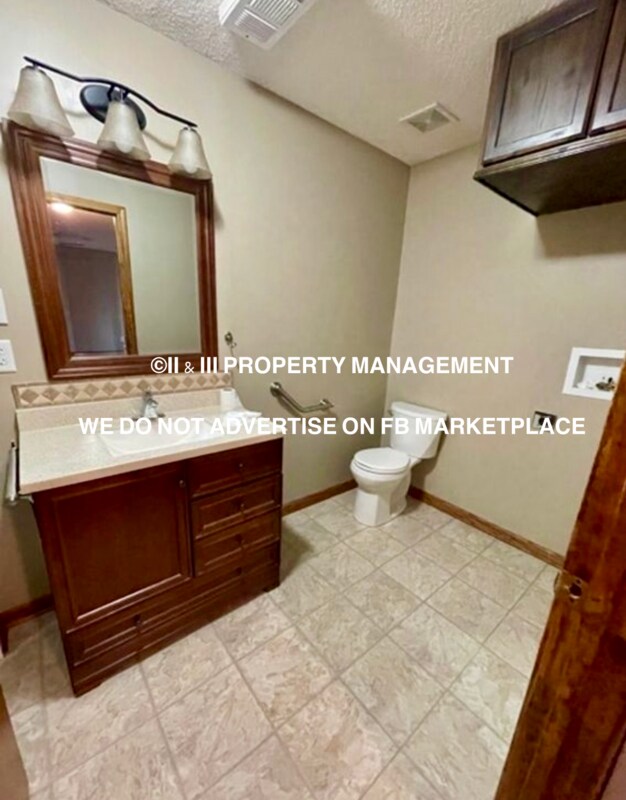 Building Photo - 515 Spring Ave