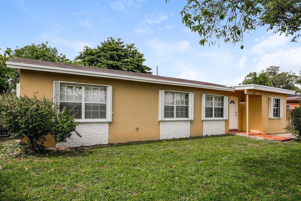 Building Photo - 2730 NW 23rd St