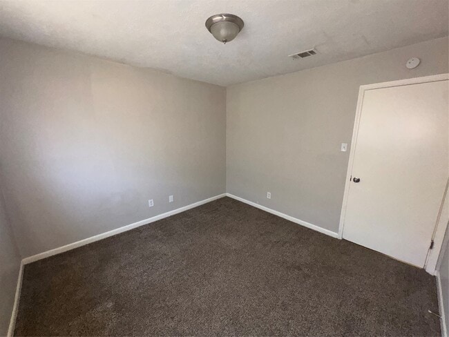 Building Photo - 13355 Lake Breeze Ln