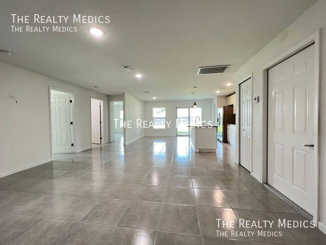 Building Photo - 1245 Giralda Cir NW