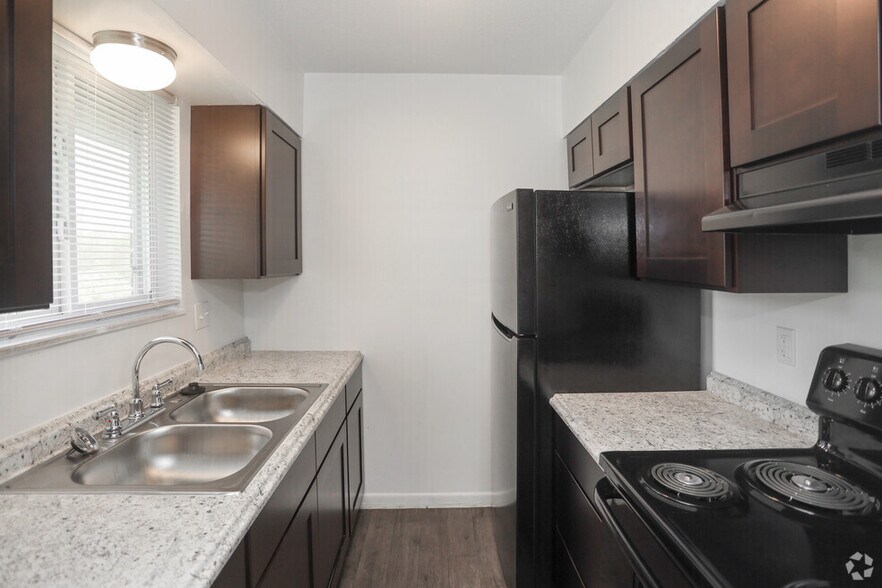 Sawmill Apartments 3708 Lickridge Lane Dr Indianapolis IN 46237