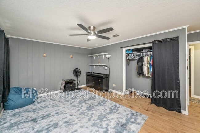 Building Photo - 113 Marimba St