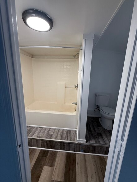 Building Photo - 9022 State Highway 99E