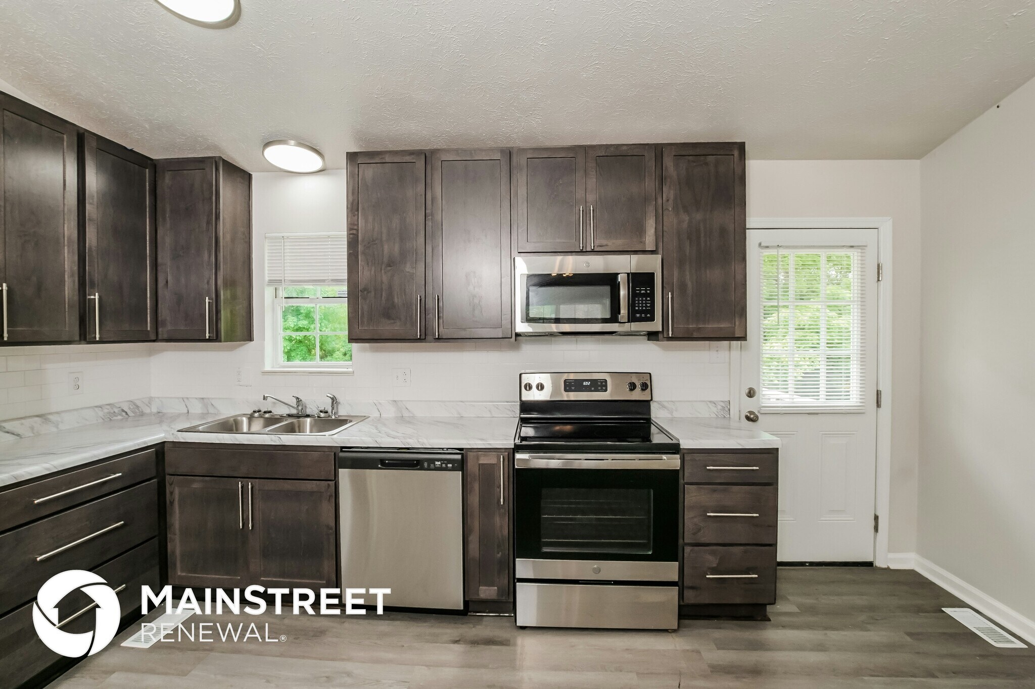 Building Photo - 5821 Whisper Wood Rd