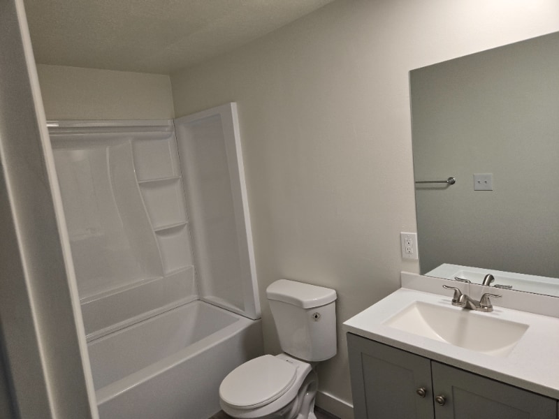 Building Photo - 954 9th St