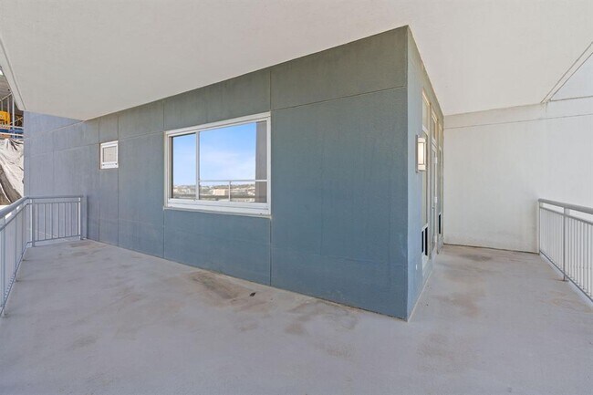 Building Photo - 603 Davis St