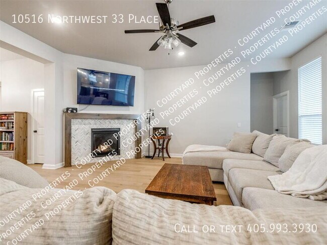 Building Photo - 10516 NW 33rd Pl