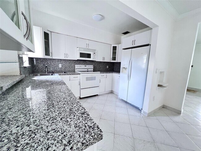 Building Photo - 2101 SW 81st Ave