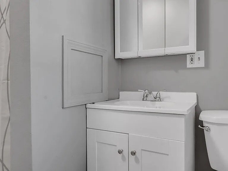 Building Photo - 280 Main St