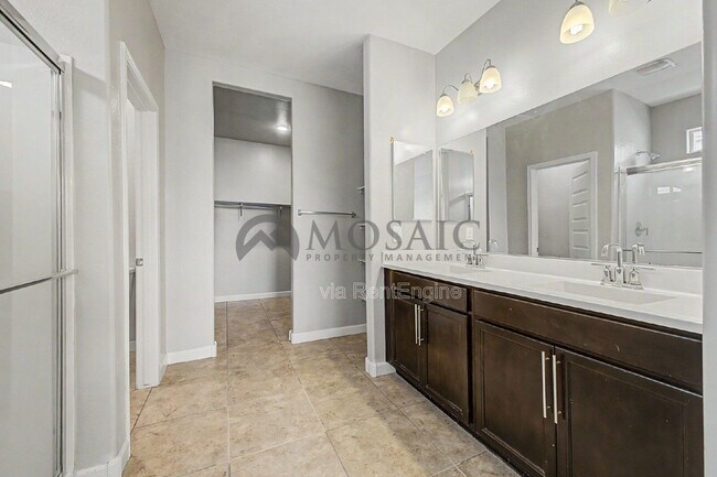 Building Photo - 10617 S 54th Ln