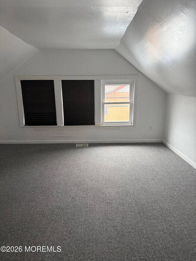 Building Photo - 12 Frances Pl