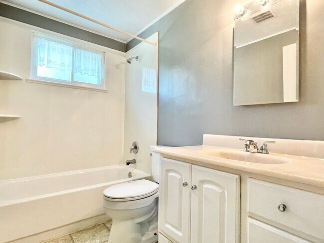 Building Photo - Skiers Haven Near Cottonwood Canyons!