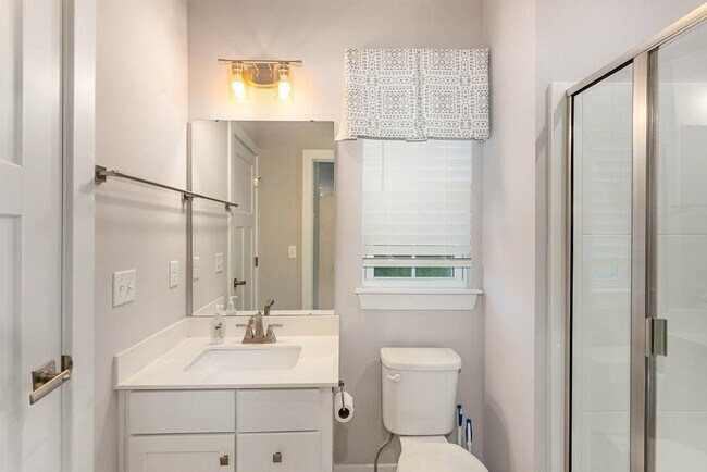 Building Photo - 4003 Bluebell Ln