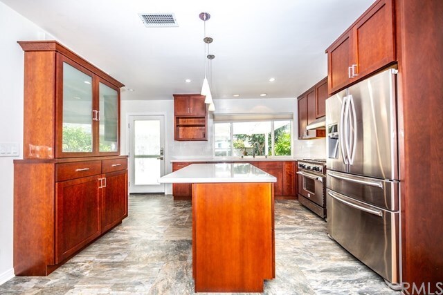 Building Photo - 3367 Roxanne Ave