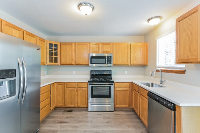 Building Photo - 17029 Hastings Ave