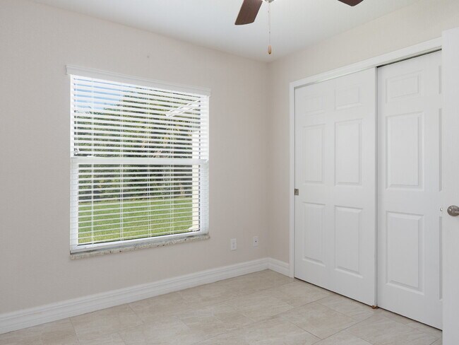 Building Photo - RENT THIS WITH ZERO DEPOSIT