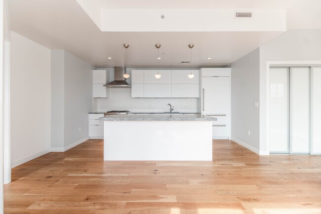 Primary Photo - 410 Acoma St