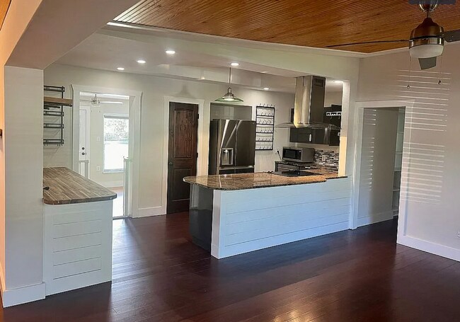 Building Photo - 309 Kepner Dr NE