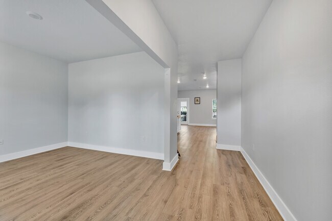 Building Photo - 6082 Carina Rd