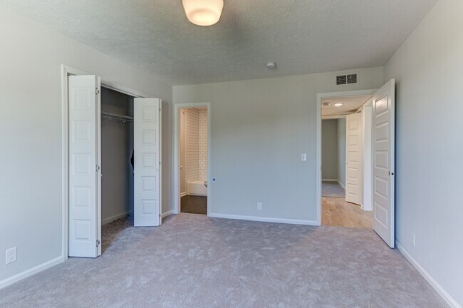 Building Photo - 2326 Brittany Dr